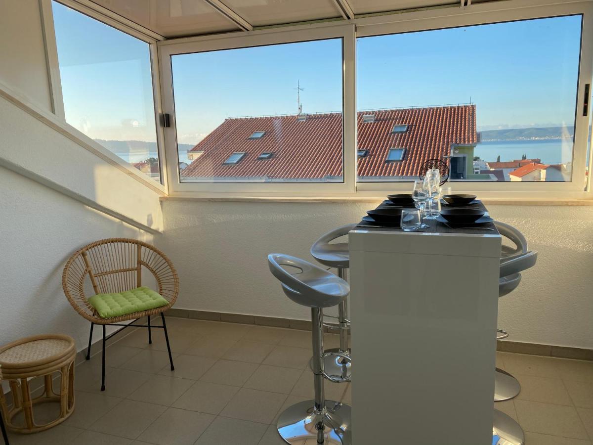 Top Floor Apartment With Sea View Каштела Екстер'єр фото