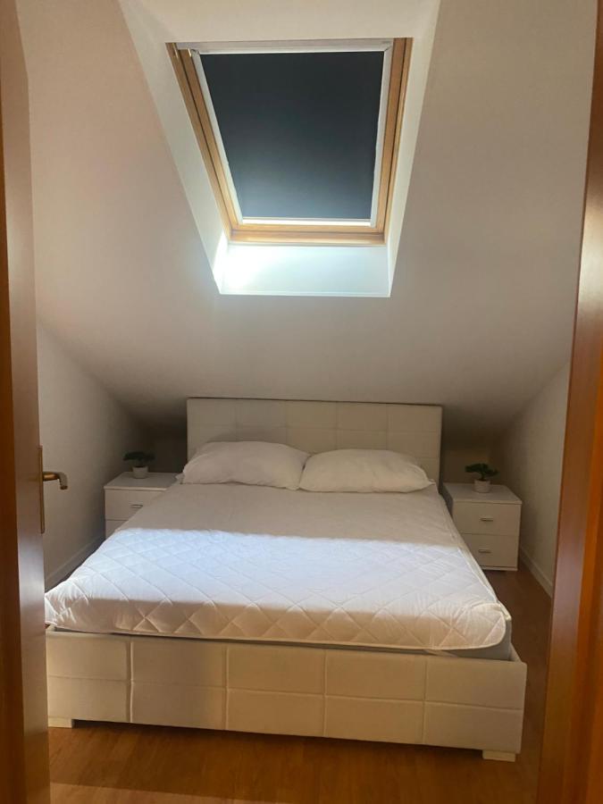 Top Floor Apartment With Sea View Каштела Екстер'єр фото