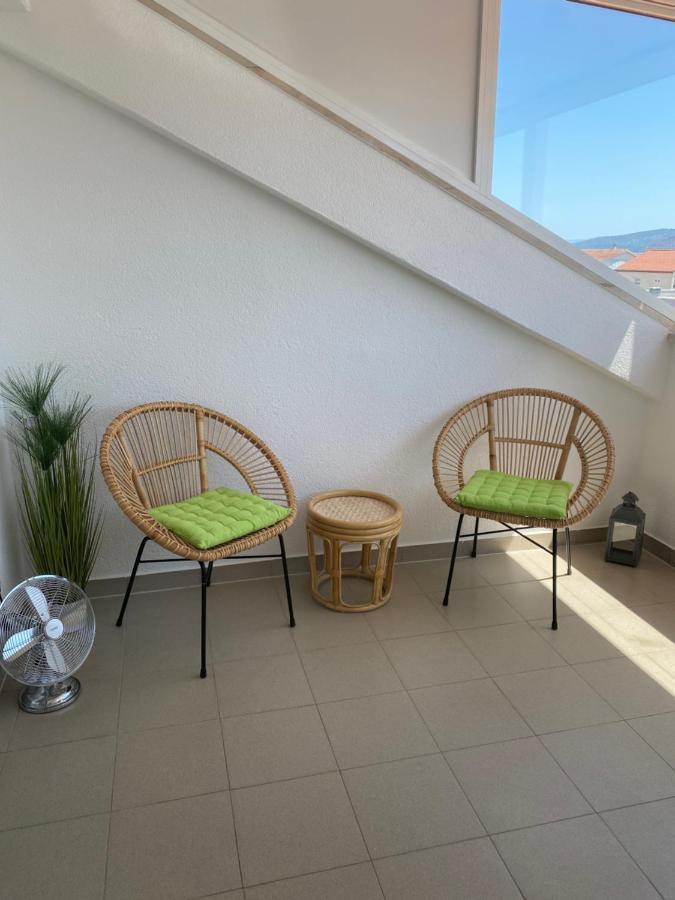Top Floor Apartment With Sea View Каштела Екстер'єр фото